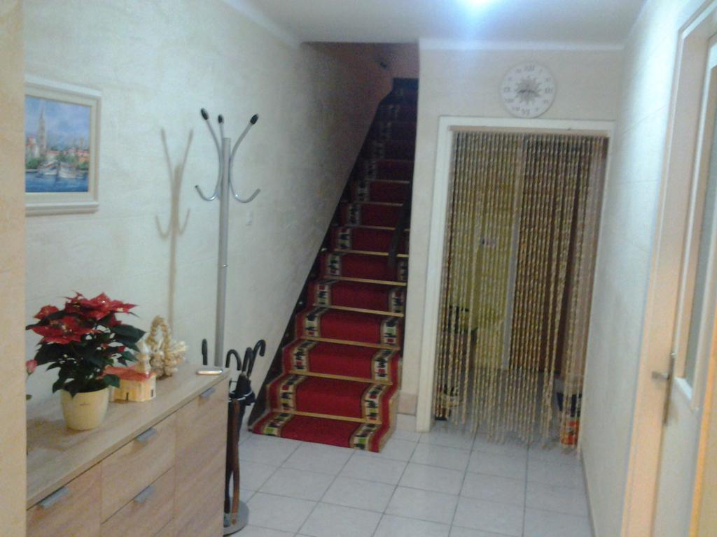 Guesthouse Jenny (Adults Only) โนวาลยา ภายนอก รูปภาพ