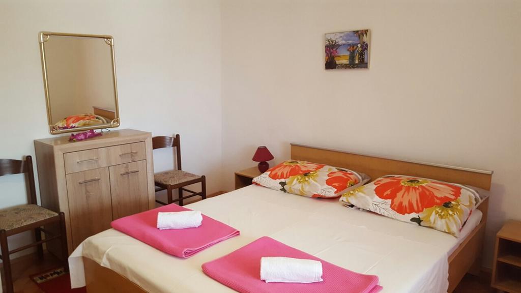 Guesthouse Jenny (Adults Only) โนวาลยา ภายนอก รูปภาพ